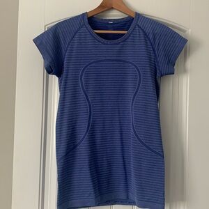 Lululemon t shirt